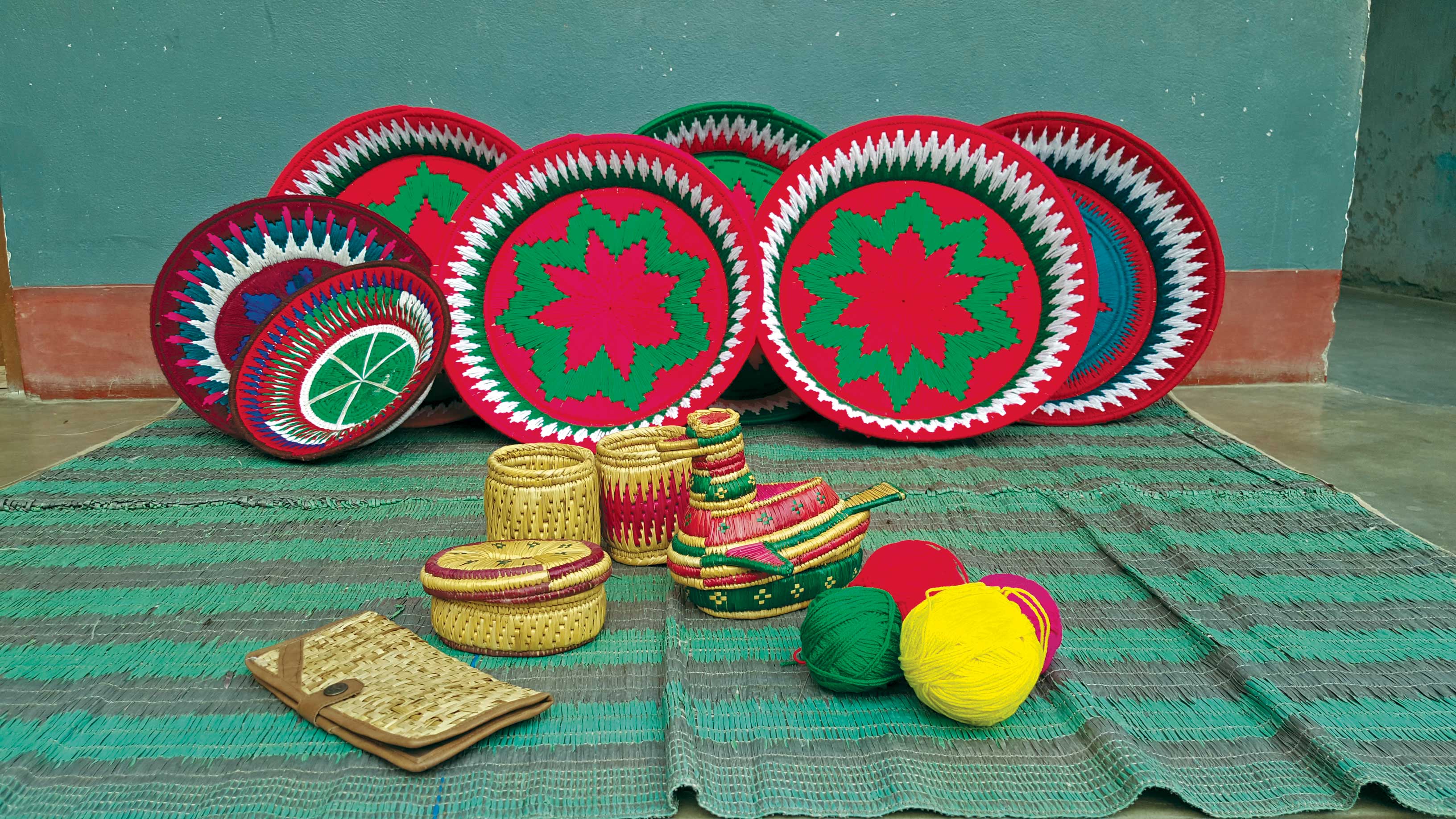 The art of weaving beautiful baskets from sikki and kans grass