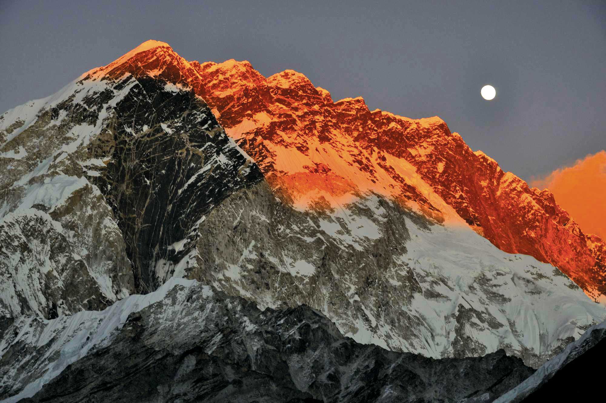 Everest: Reflections on the Solukhumbu by Sujoy Das and Lisa Choegyal